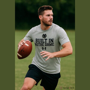 Under Armour Heat Gear Loose Built In Notre Dame Top Men’s Size L (Some Flaws)